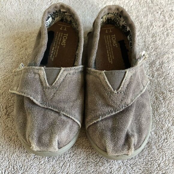 Toms Slip On Canvas Shoes - Picture 3 of 10